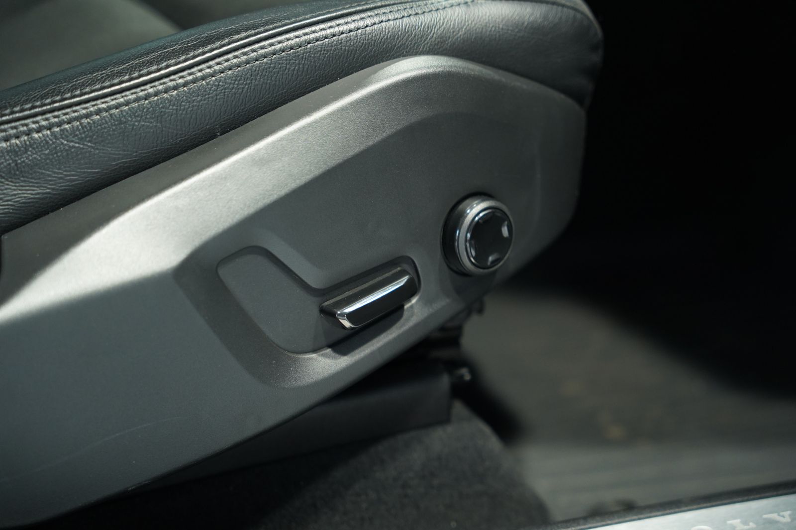 Volvo XC60 Momentum 2WD *H-UP *Kamera *Digital *Navi foto 14