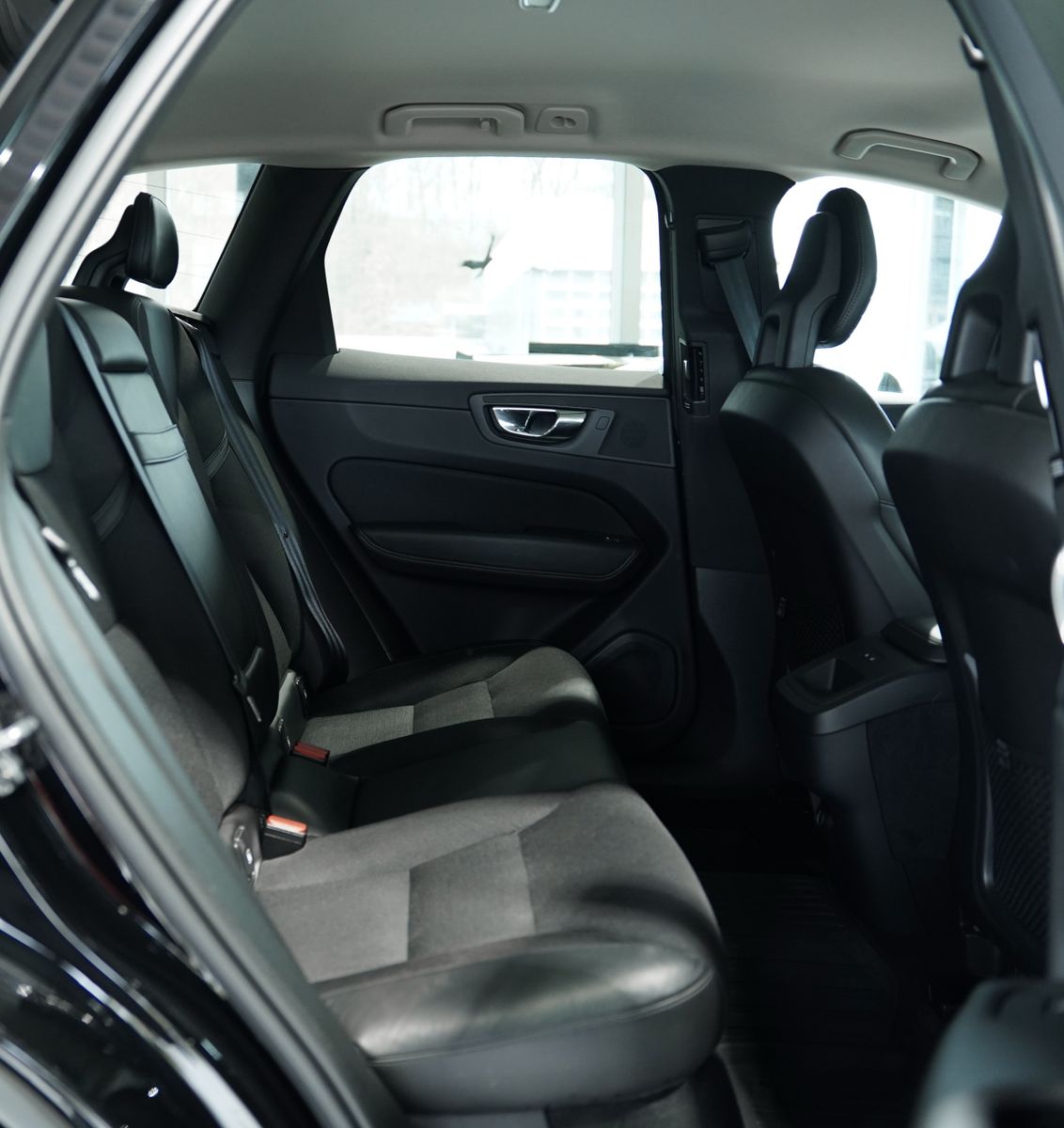 Volvo XC60 Momentum 2WD *H-UP *Kamera *Digital *Navi foto 16