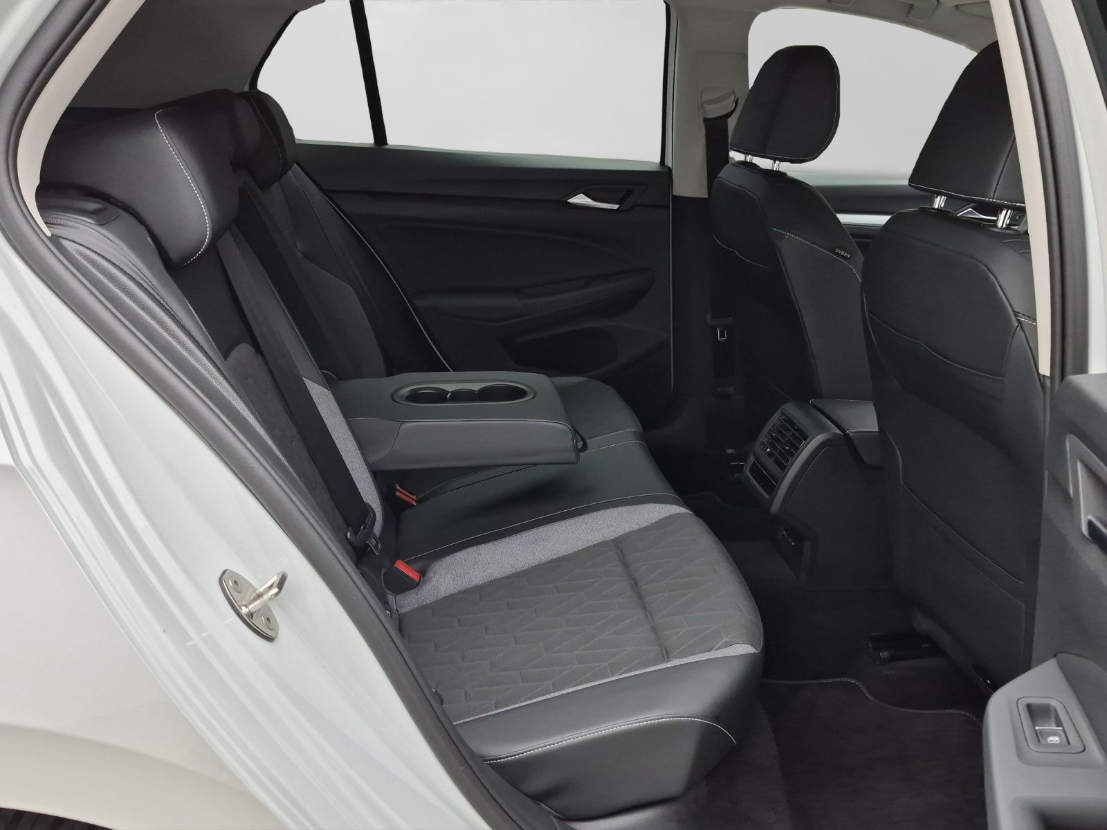Volkswagen Golf 2.0 TDI DSG GOAL LED+ AHK KAMERA ASSIST foto 6