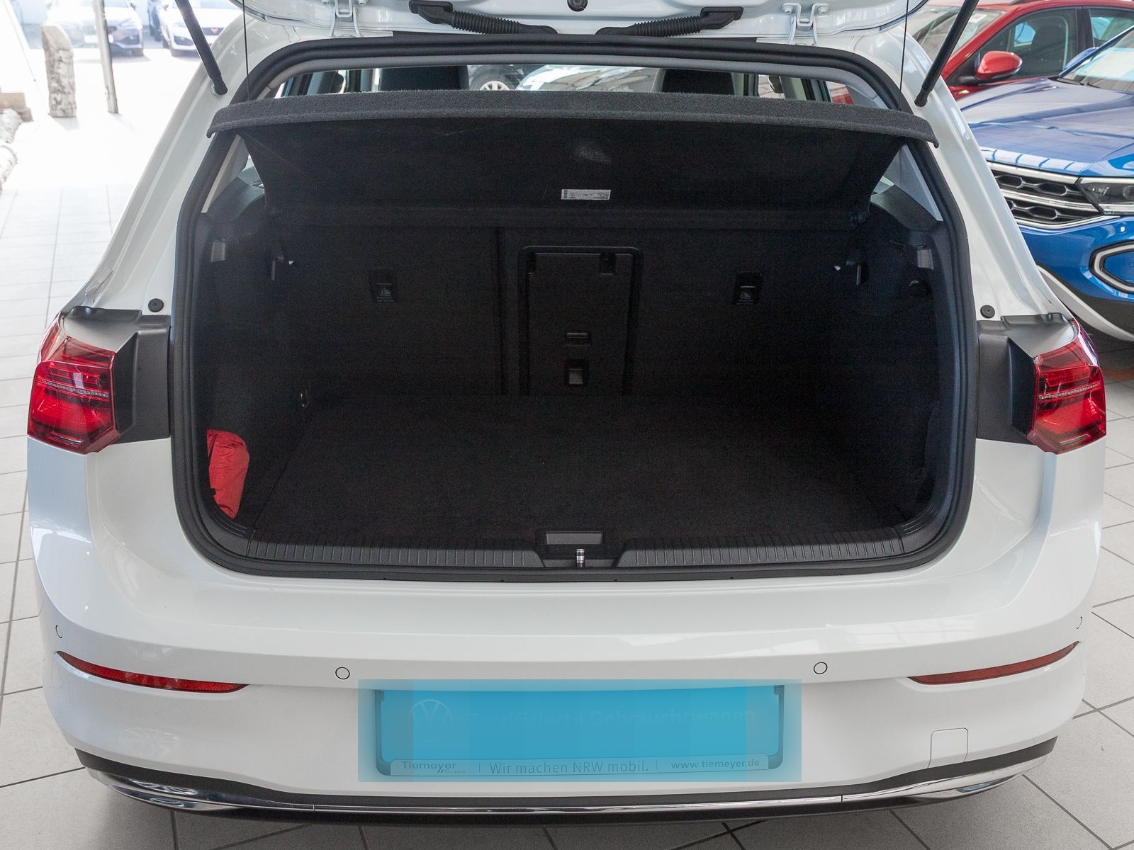 Volkswagen Golf 1.5 eTSI DSG FIRST EDITION NAVI-PRO PANO MA foto 16