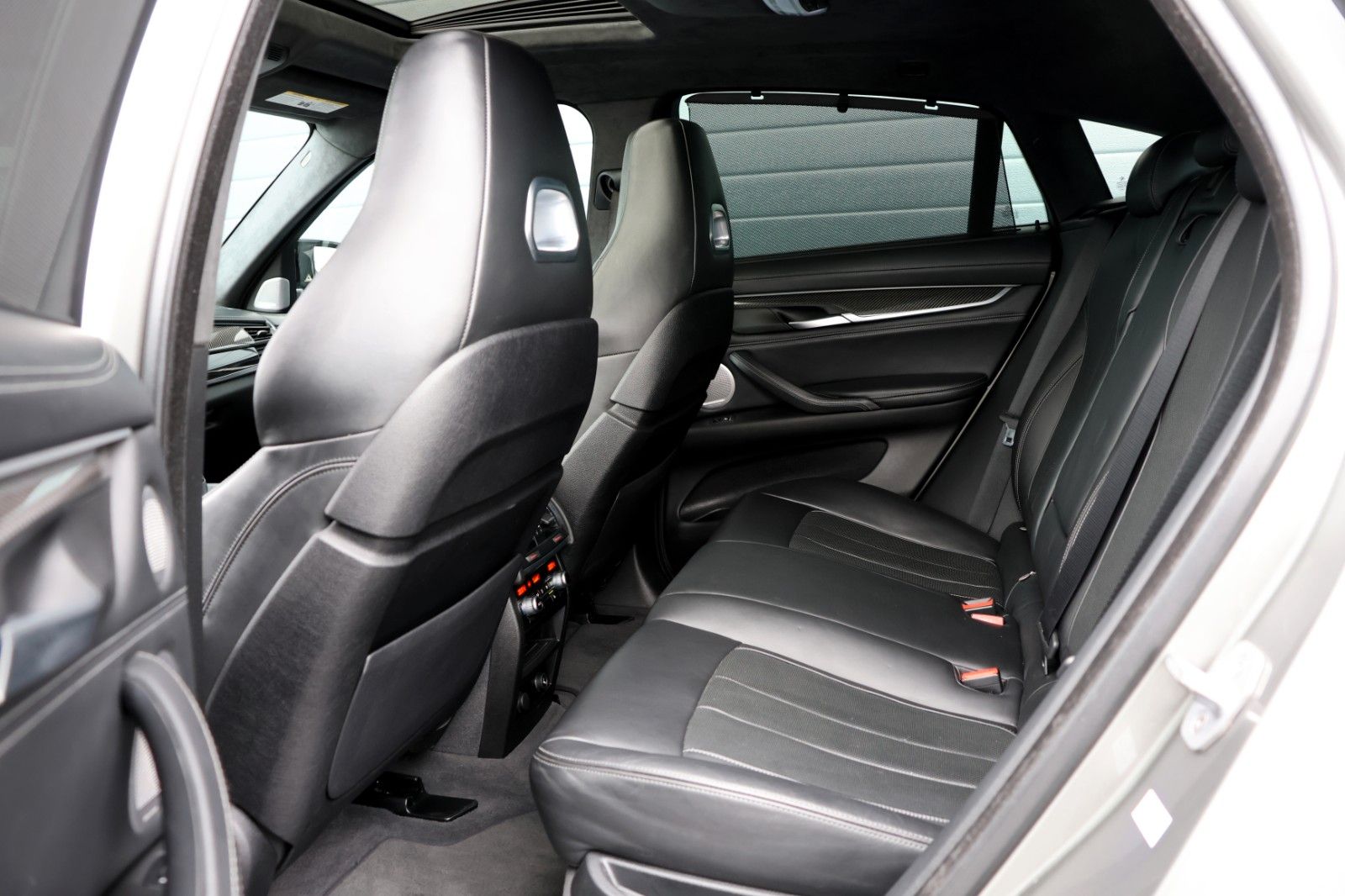 BMW X6M/HUD/B&O/360°/CarPlay/4xSHZ/SBL/LHZ/R21 foto 19