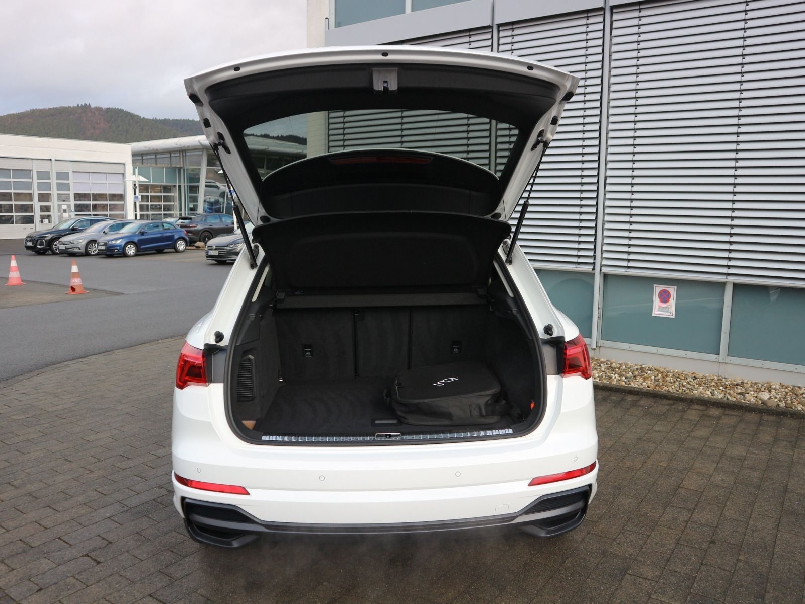 Audi Q3 45 TFSI e S tronic S line 0,5%*AHK*RFK*NAVI*C foto 19