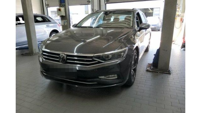 Volkswagen Passat Variant 2.0 TDI DSG Business Navi IQ.Ligh foto 2