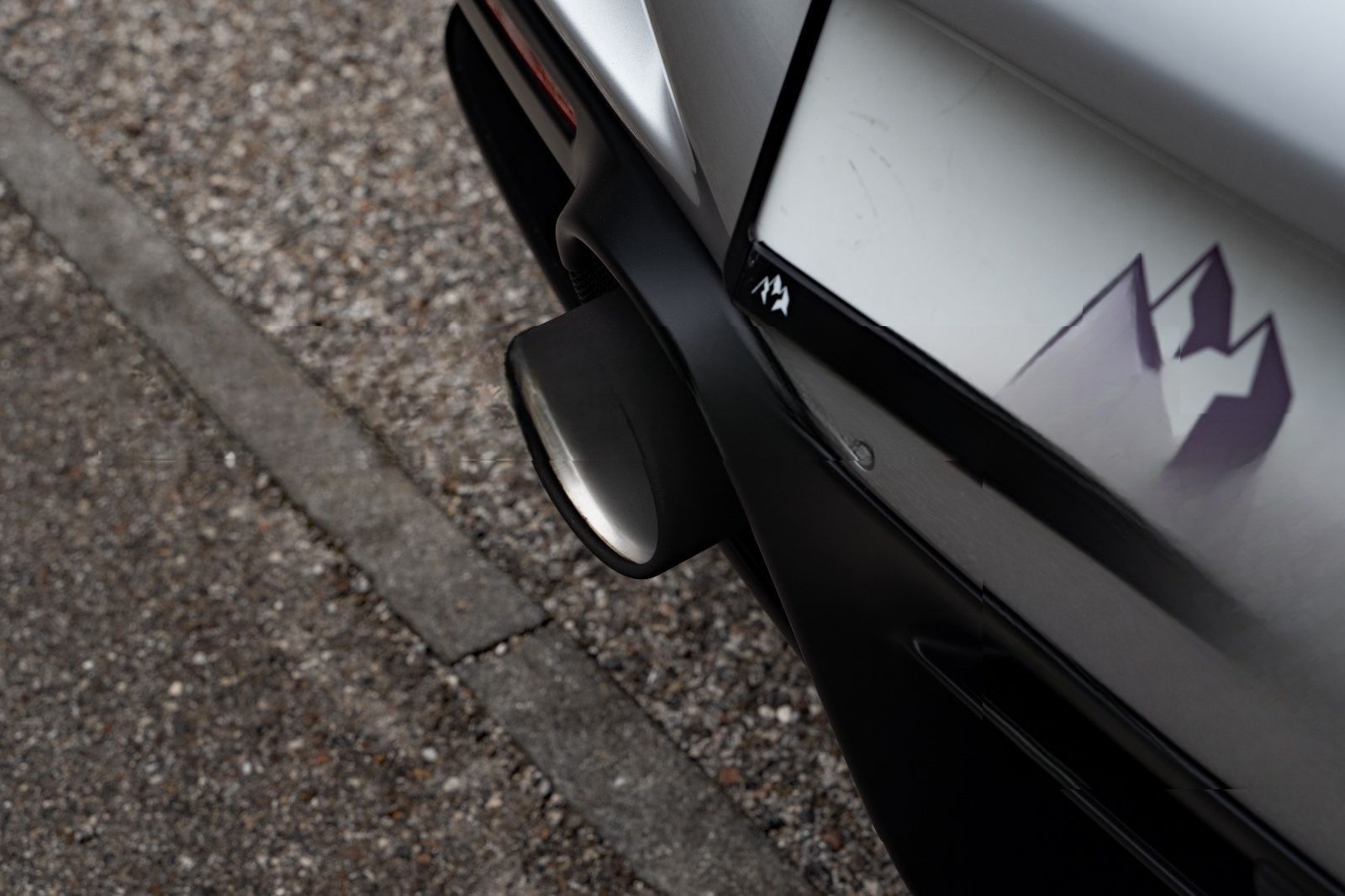 Ferrari F8 Tributo Lift P.-Display Carbon foto 18