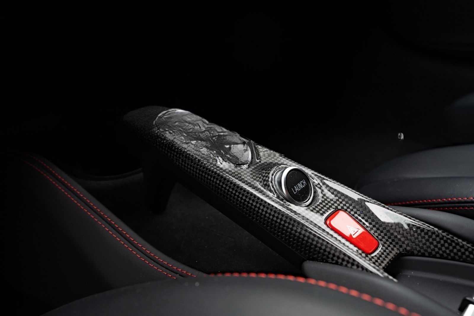 Ferrari F8 Tributo Lift P.-Display Carbon foto 8