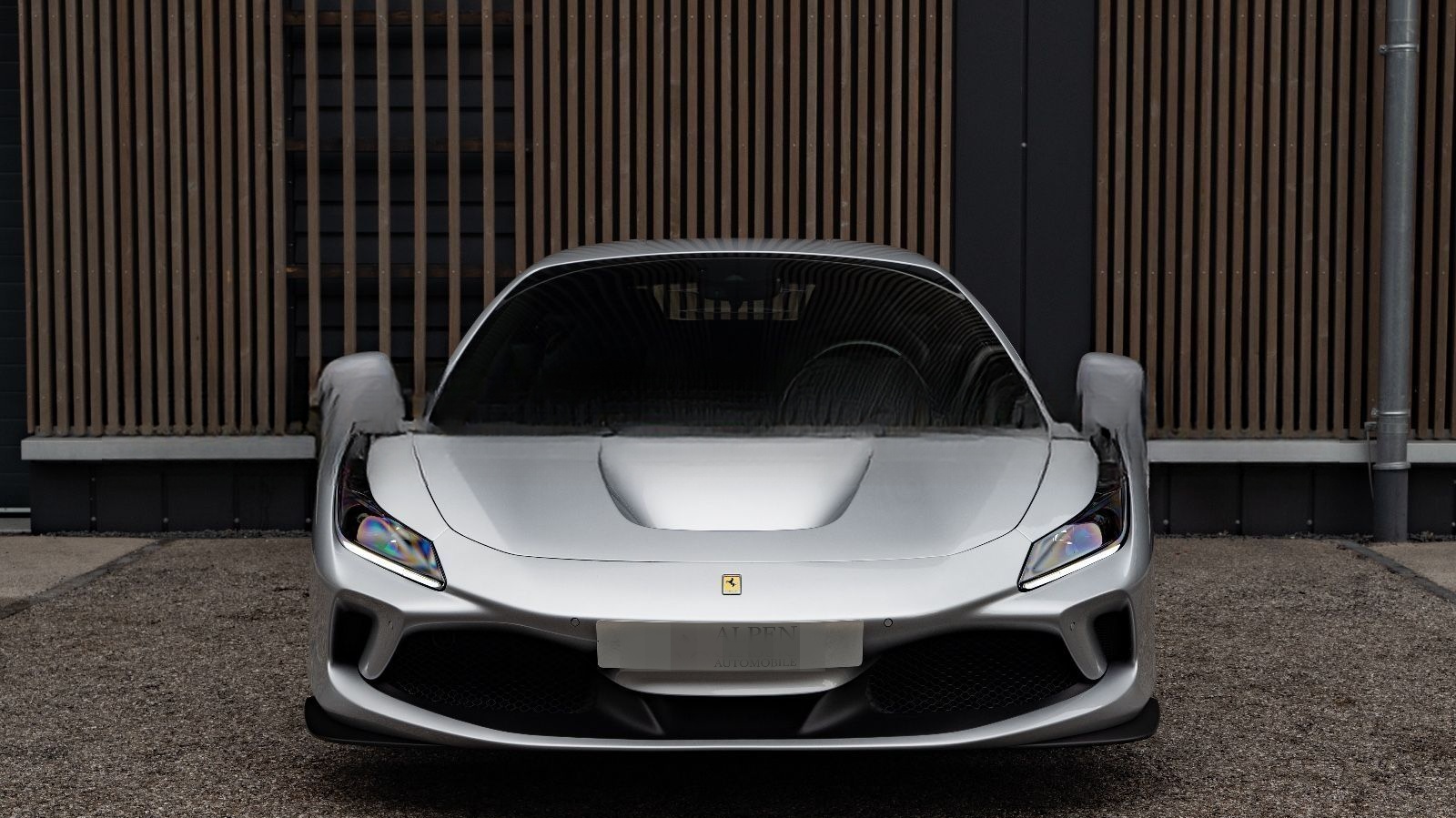 Ferrari F8 Tributo Lift P.-Display Carbon foto 9