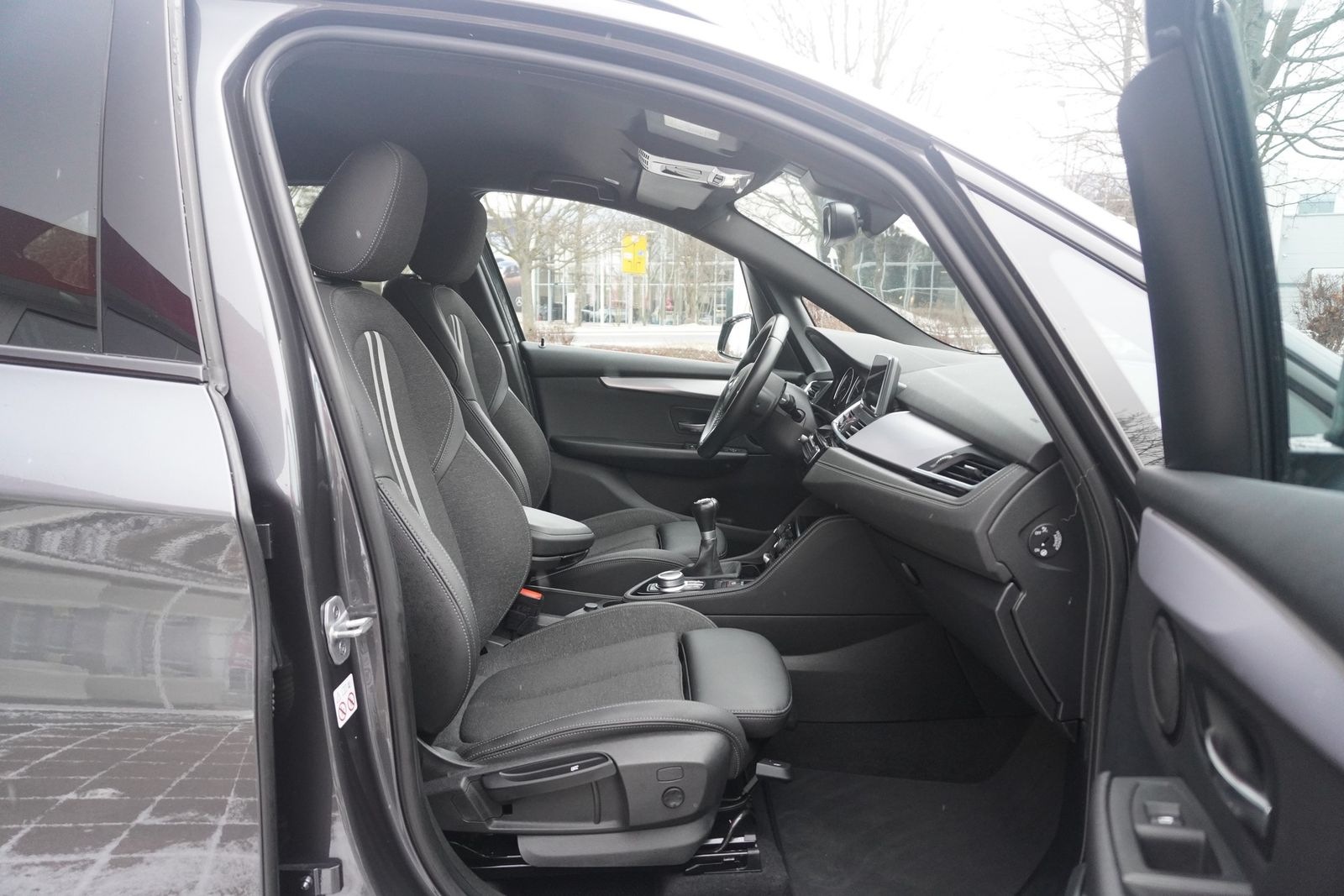 BMW 218i Active Tourer M-Sport LED Navi Sitzheizung foto 32