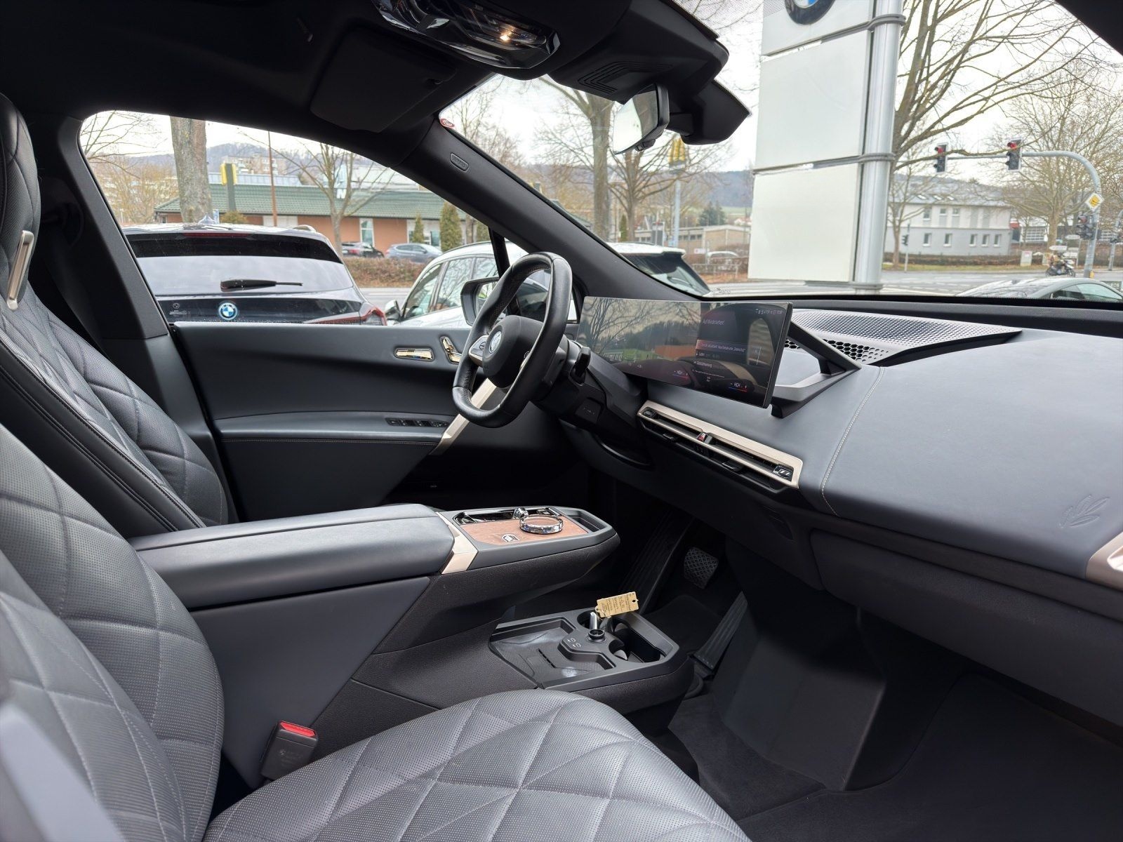 BMW iX xDrive40 21" / AHK /Laser / DrivAssProf/ Harm foto 13