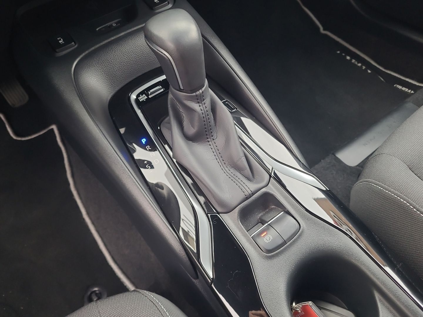 Toyota Corolla 2.0 Hybrid Touring Sports Team D +Apple  foto 14