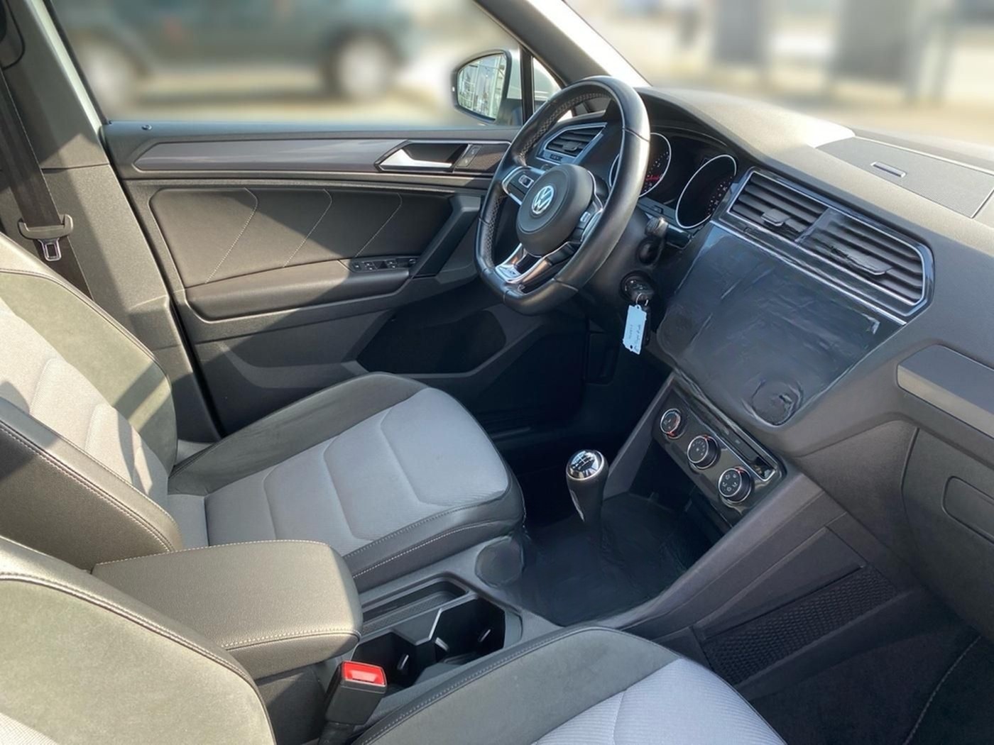 Volkswagen Tiguan R-LINE+APP CONNECT+LED+CARPLAY+PDC+NAVI++ foto 14