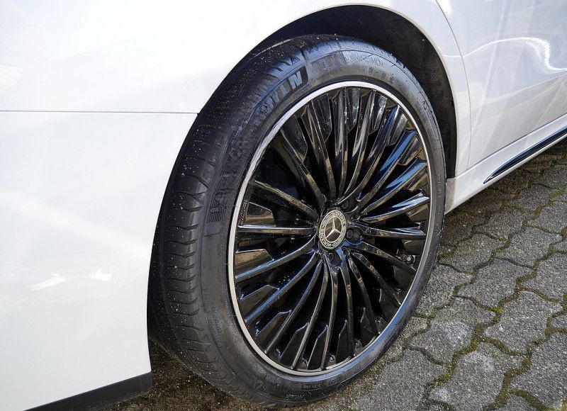 Mercedes-Benz E 300 T de 4M , AMG NIGHT AHK AIRMATIC DISTR PDC foto 8