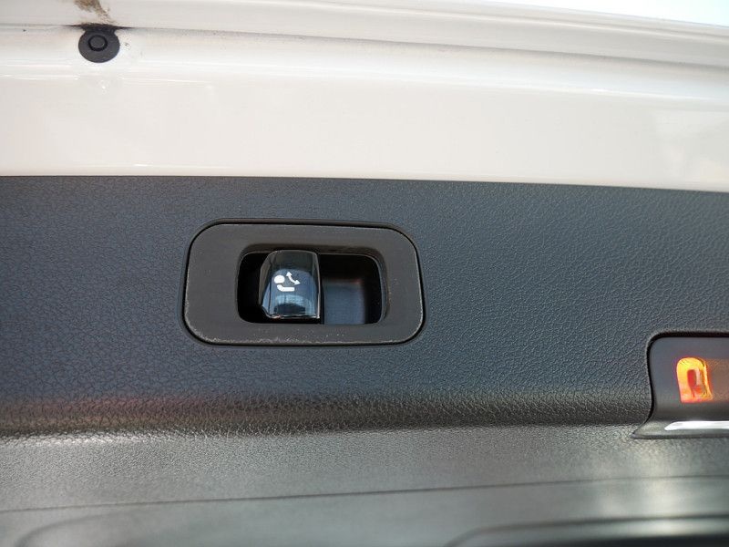 Mercedes-Benz E 300 T de 4M , AMG NIGHT AHK AIRMATIC DISTR PDC foto 10
