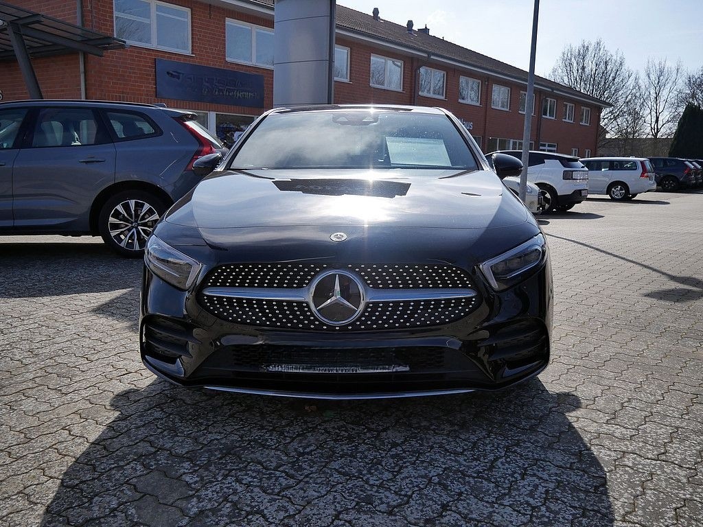 Mercedes-Benz A 250 AMG Line foto 2