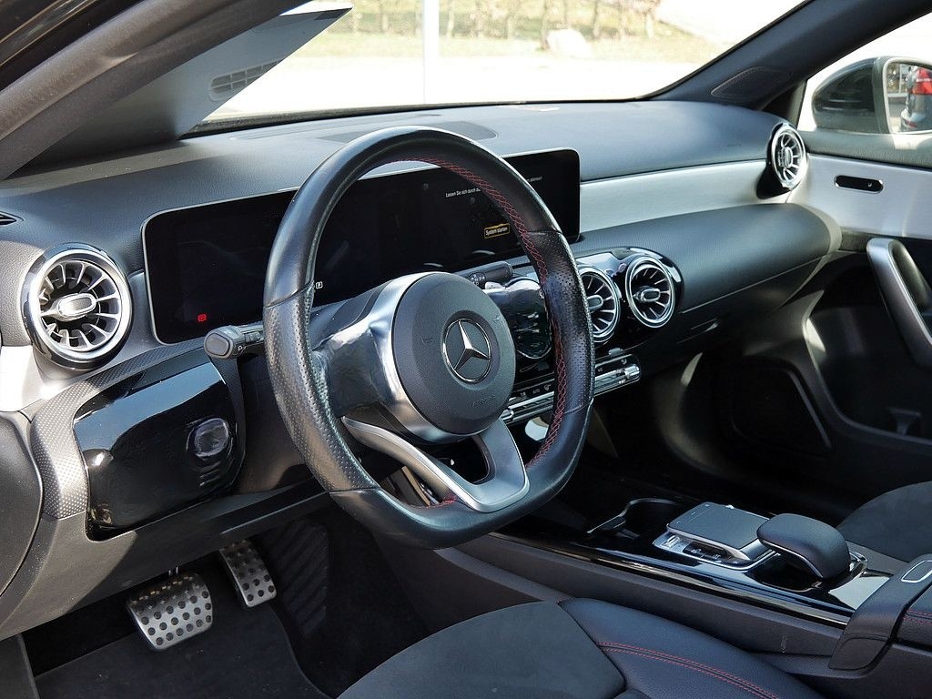 Mercedes-Benz A 250 AMG Line foto 16