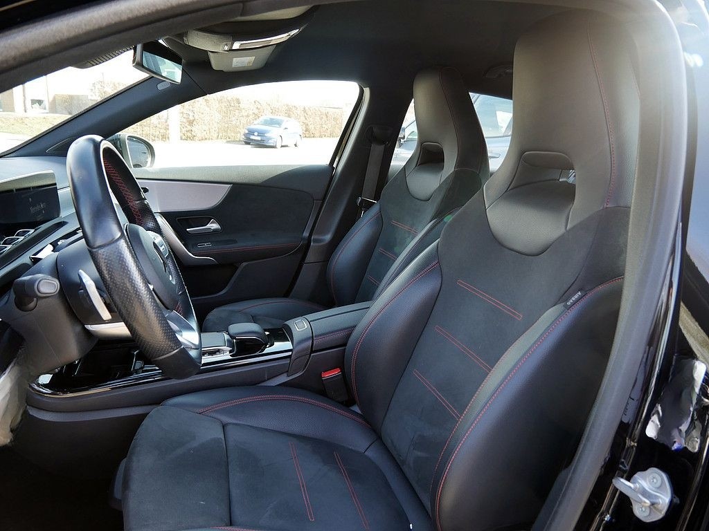 Mercedes-Benz A 250 AMG Line foto 18