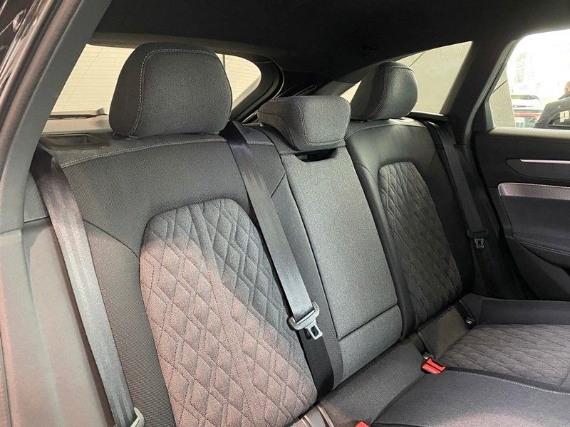 Audi A6 TDI Avant quattro S-line Matrix Sthz AHK ACC foto 25
