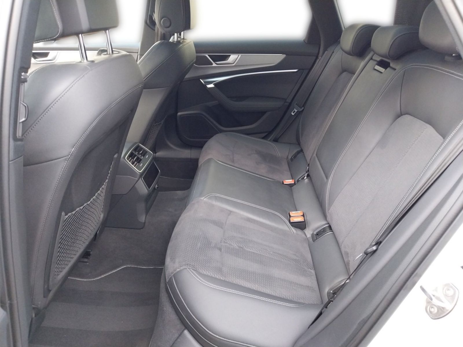 Audi A6 Avant quattro sport *AHK*HUD*BLACKSTYLE*PANO* foto 9