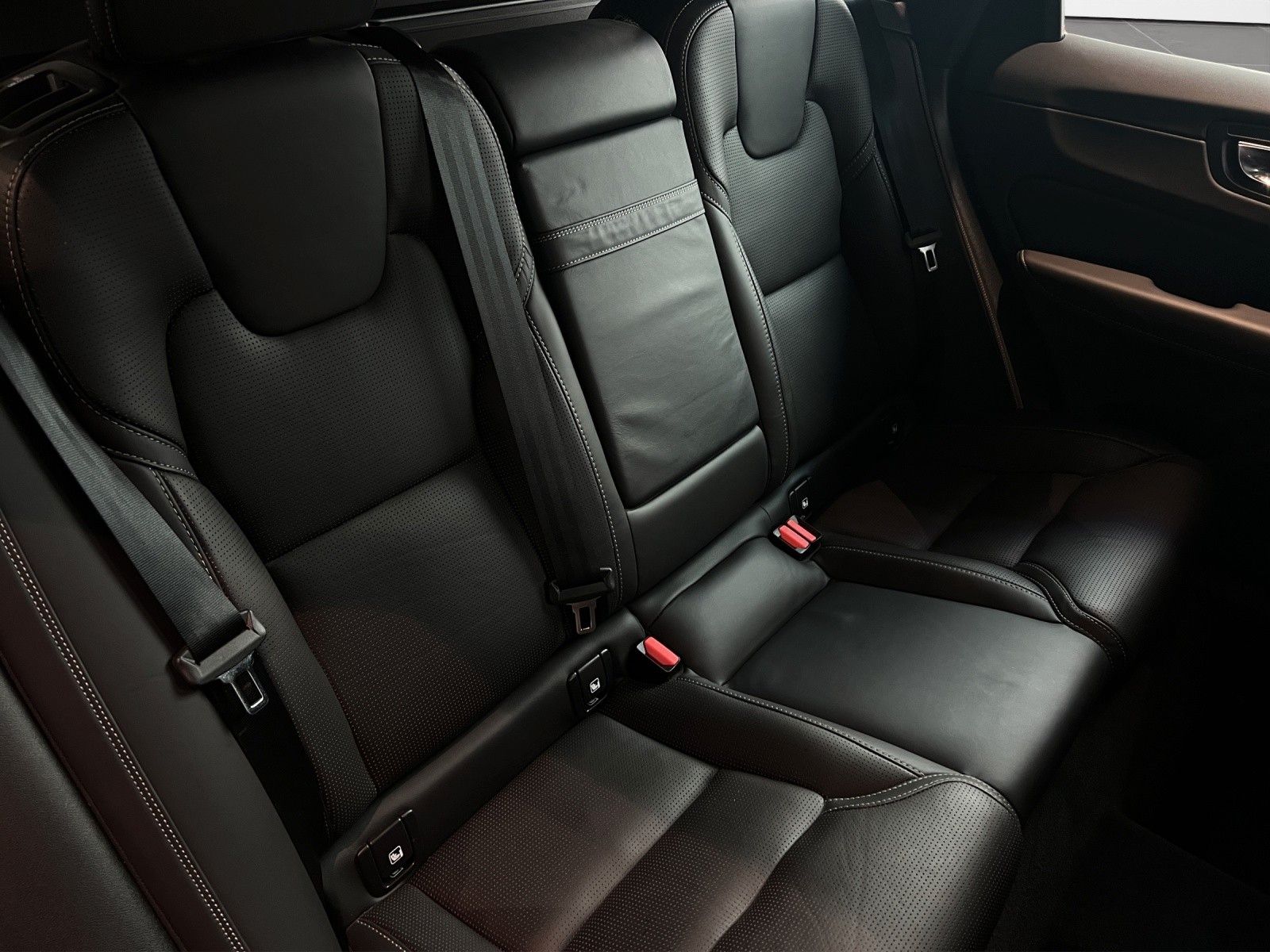 Volvo XC60 B5 AWD Inscription Autom./Massage/4Z-Klima foto 13