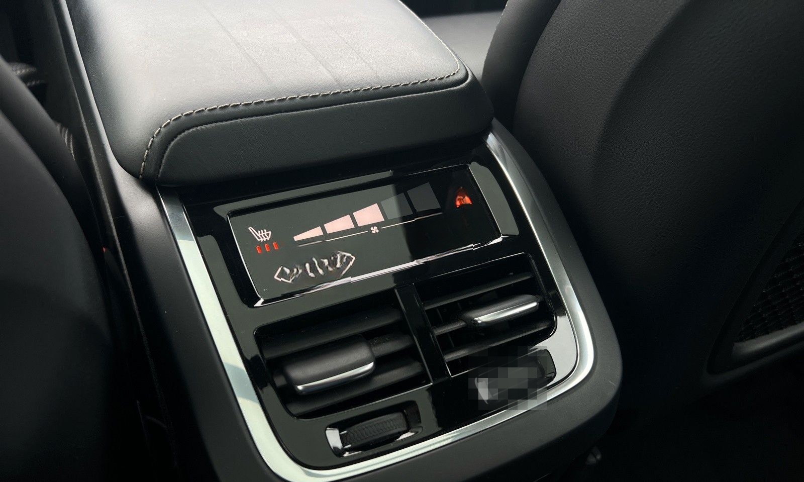 Volvo XC60 B5 AWD Inscription Autom./Massage/4Z-Klima foto 14