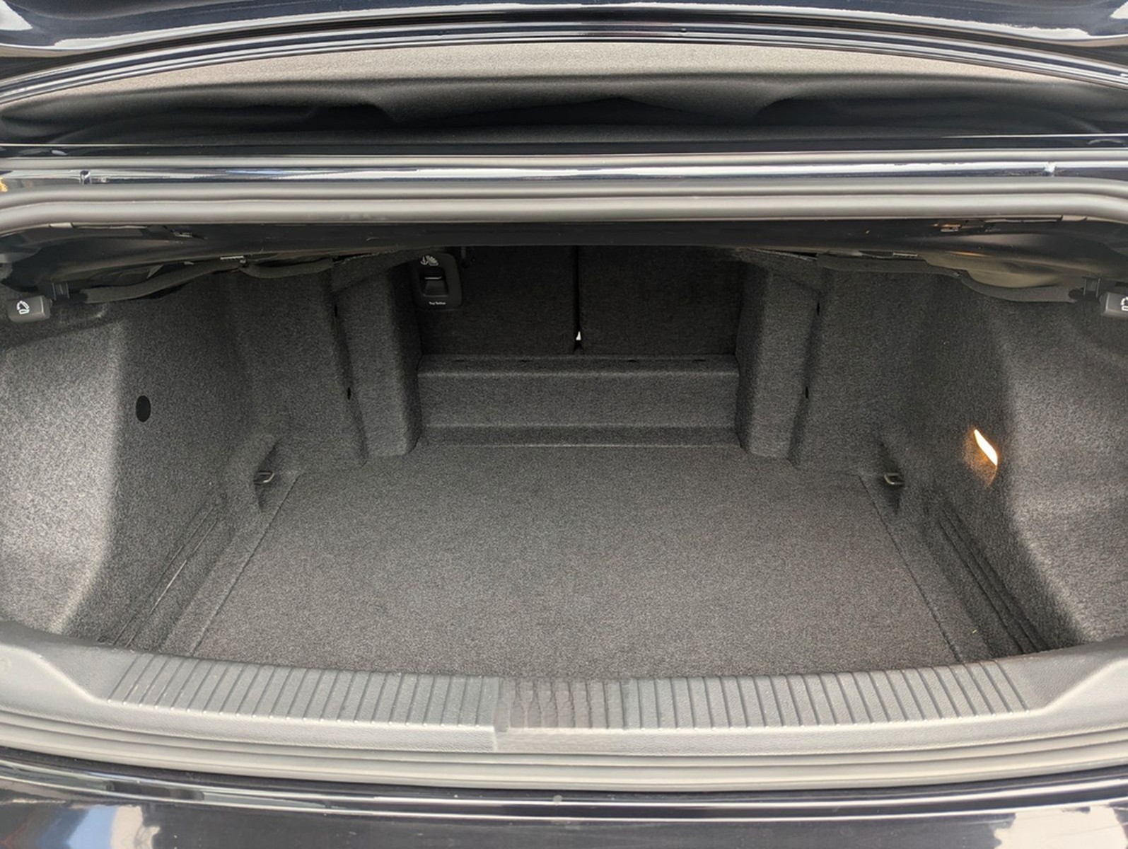 Volkswagen T-Roc Cabriolet R-Line*AHK*DSG*Kamera*Navi* foto 24