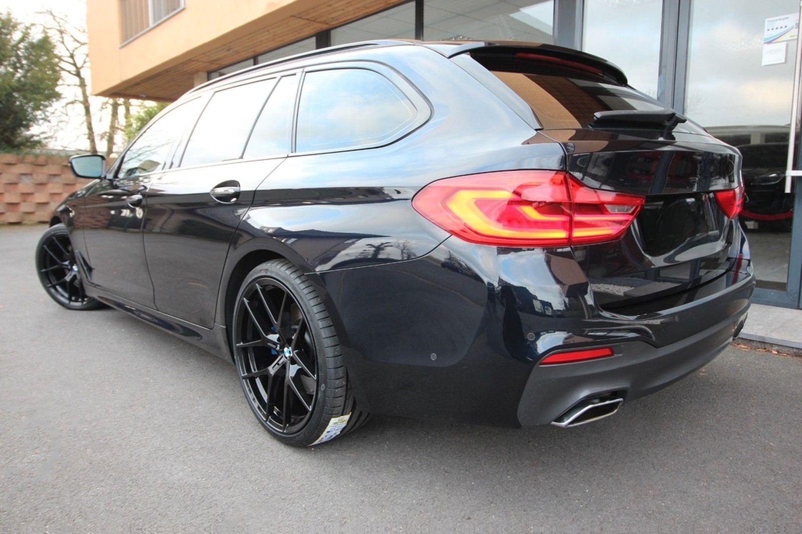 BMW 540 5 Touring 540 i xDrive M Sport foto 9