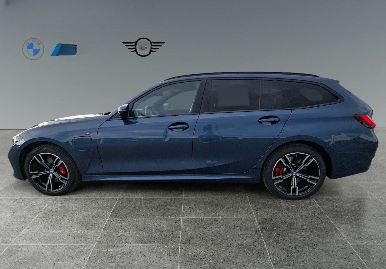BMW 330e xDrive M Sportpaket Pro*AHK*Panorama*360 Ka foto 2