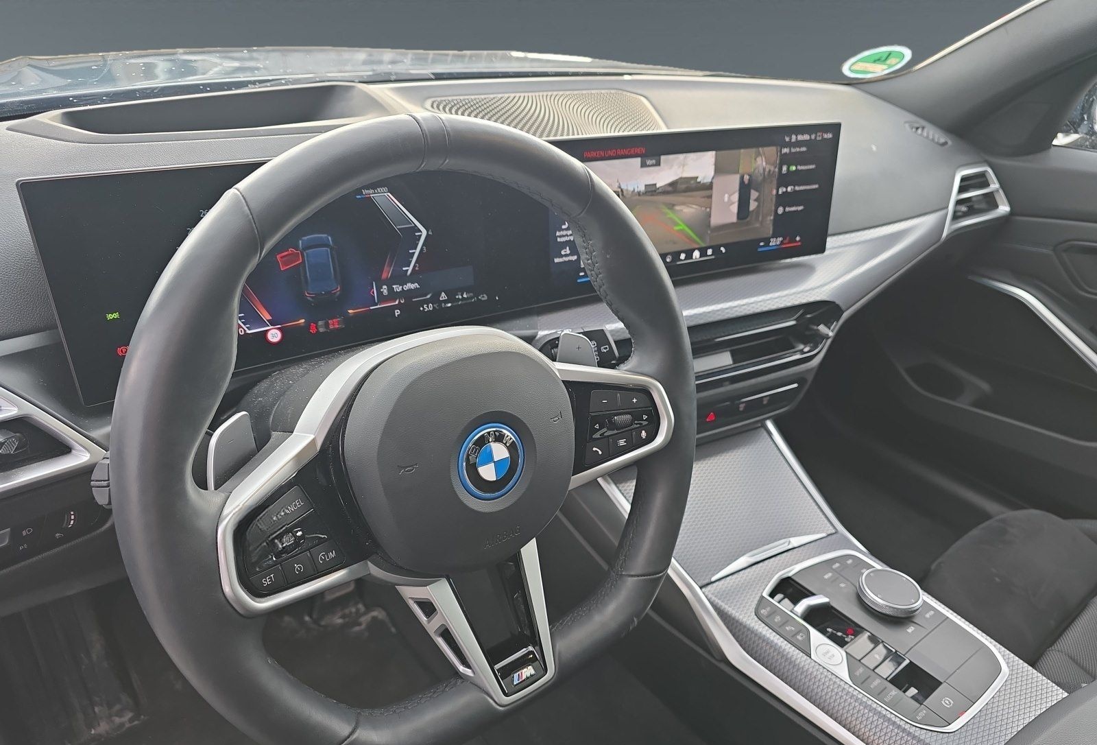 BMW 330e xDrive M Sportpaket Pro*AHK*Panorama*360 Ka foto 10