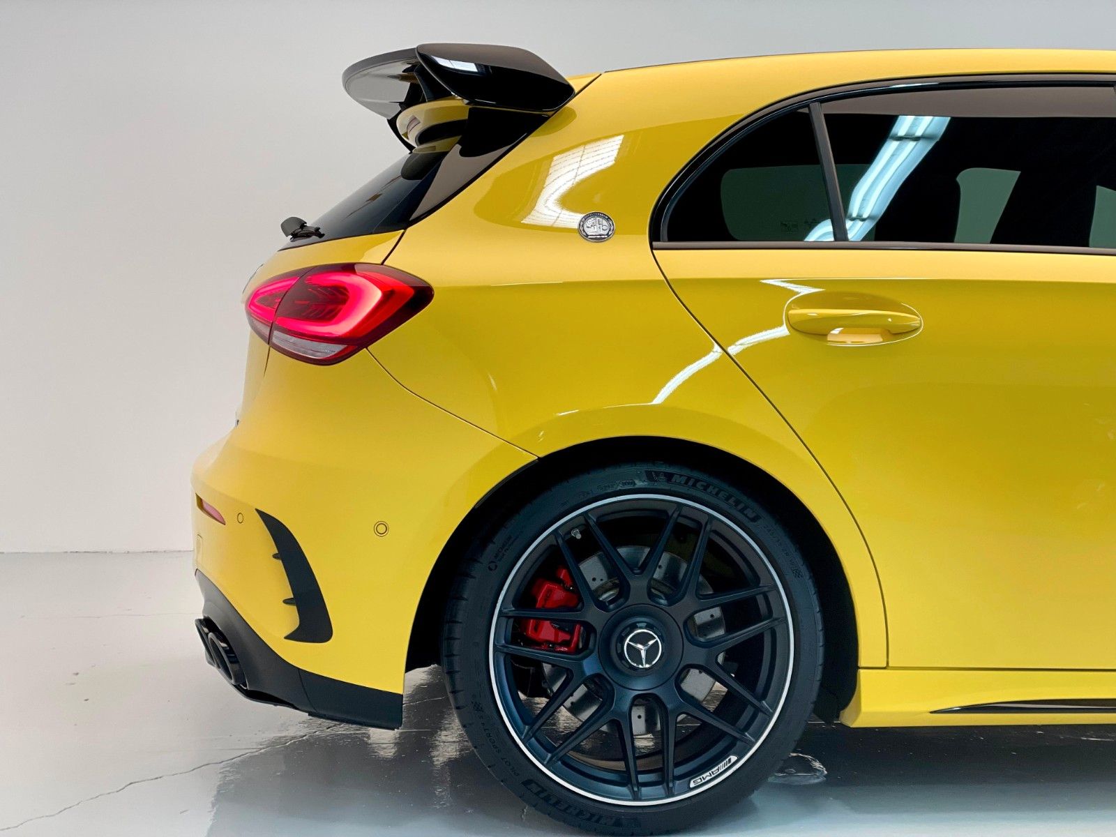 Mercedes-Benz A45 S AMG*1.HAND*AERO*PANO*PERF-ABGAS*TRACK PACE foto 7