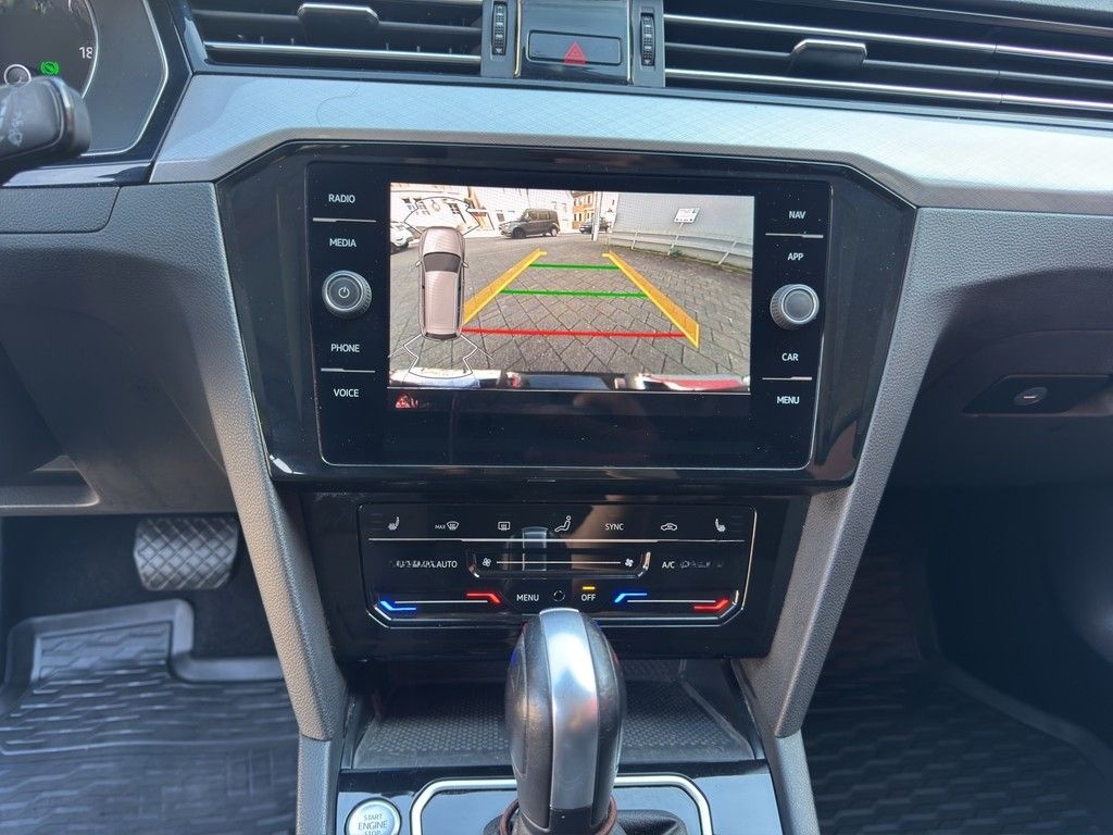 Volkswagen Passat Variant Business TDI DSG AHK Panoramadach foto 15