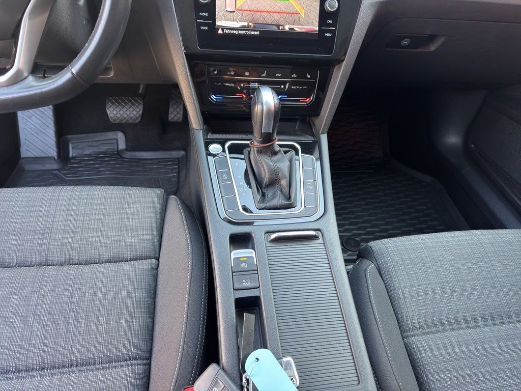 Volkswagen Passat Variant Business TDI DSG AHK Panoramadach foto 16