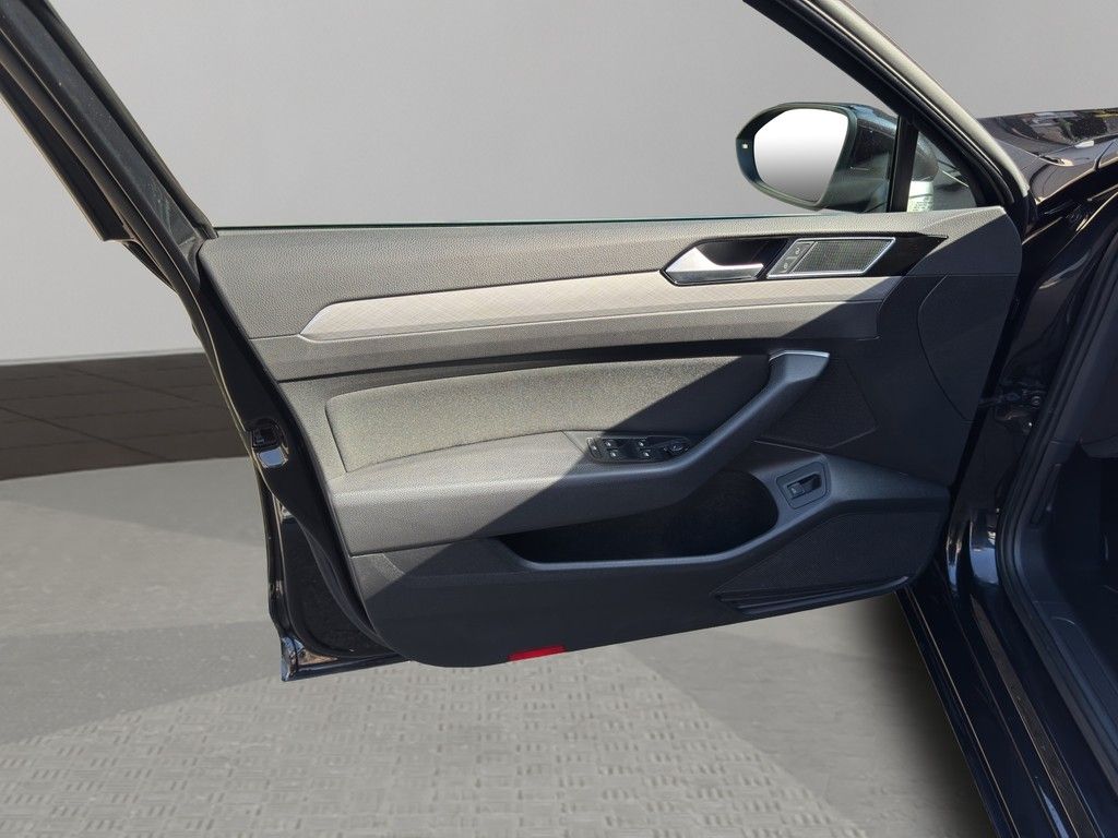 Volkswagen Passat Variant Business TDI DSG AHK Panoramadach foto 10