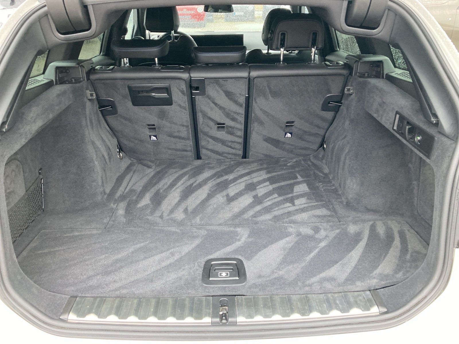 BMW 330i Touring M Sportpaket LED Navi DAB foto 7