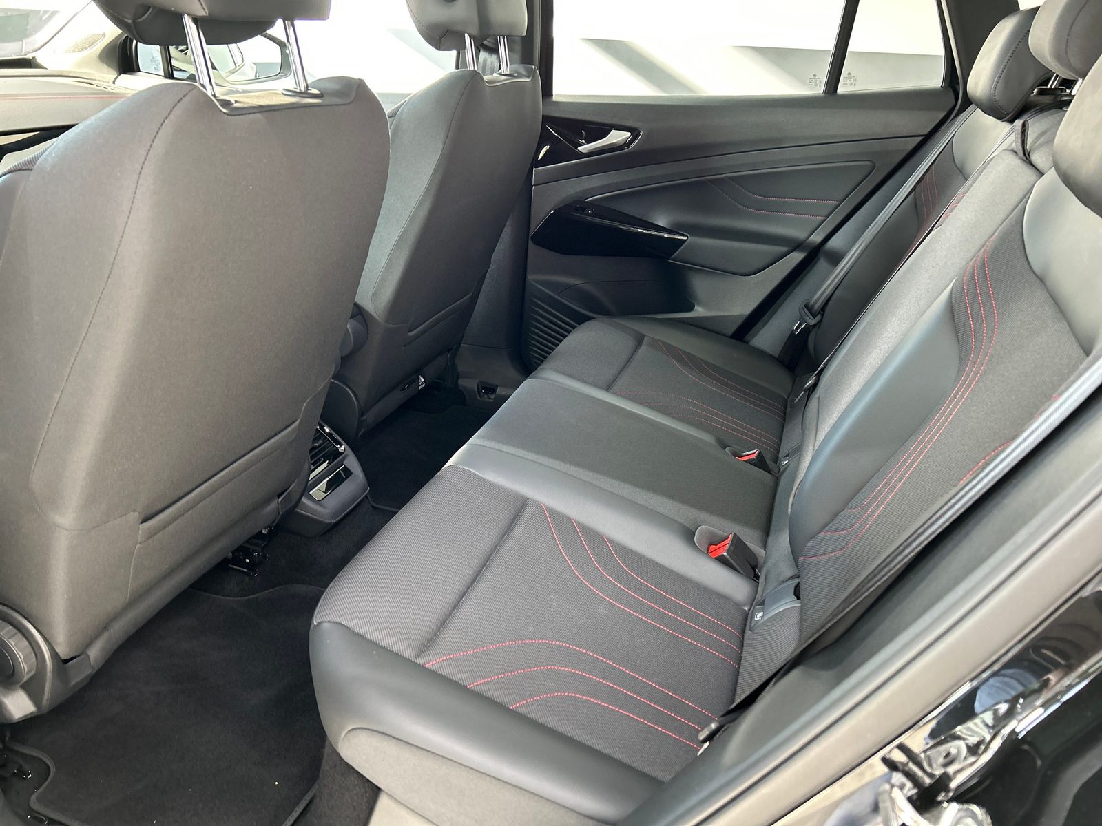Volkswagen ID.4 GTX 250kW 77kWh Pano Navi Wärmepumpe Matrix foto 14