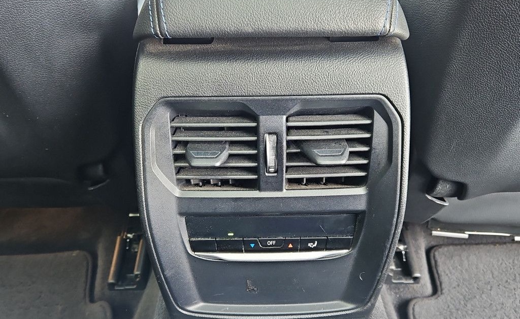 BMW M340d xDrive T. LED NAVI PANO 360° H/K 19" AHK foto 17