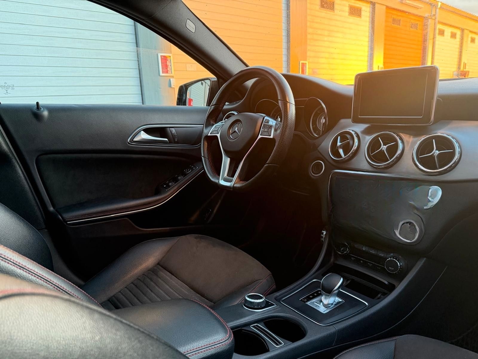 Mercedes-Benz GLA 45 AMG 4Matic HARMAN KARDON foto 15
