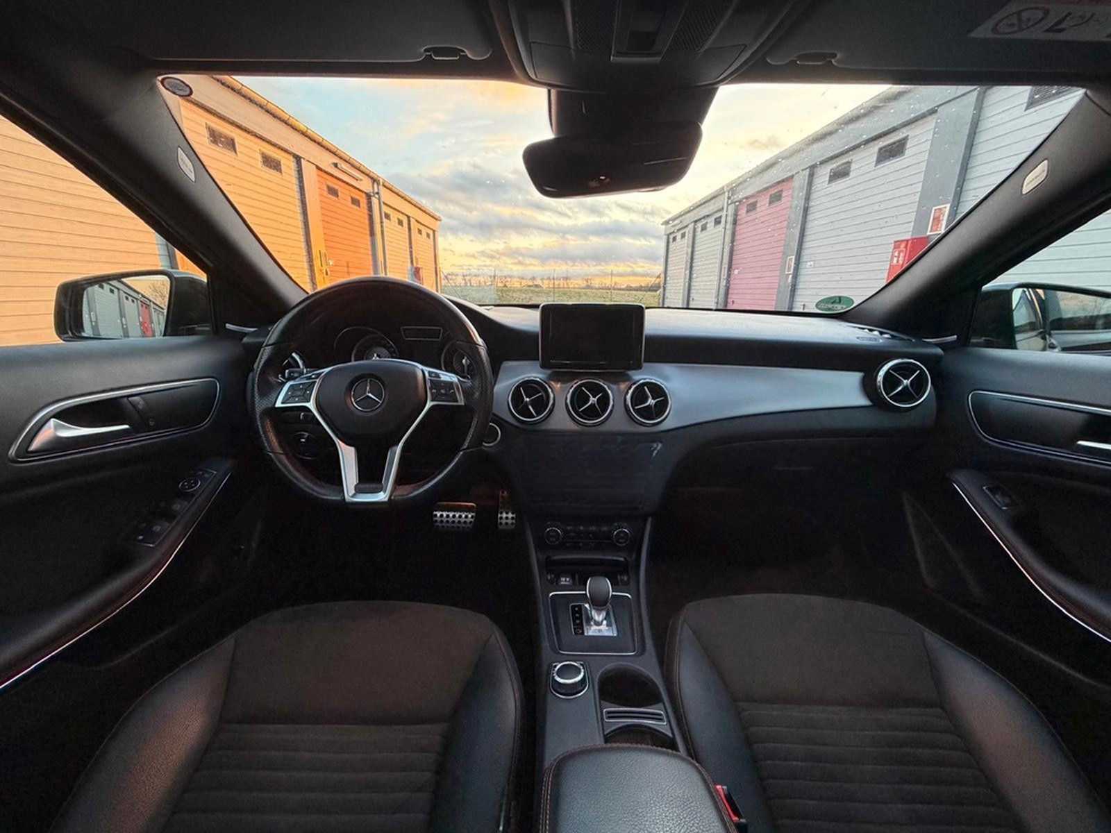Mercedes-Benz GLA 45 AMG 4Matic HARMAN KARDON foto 17