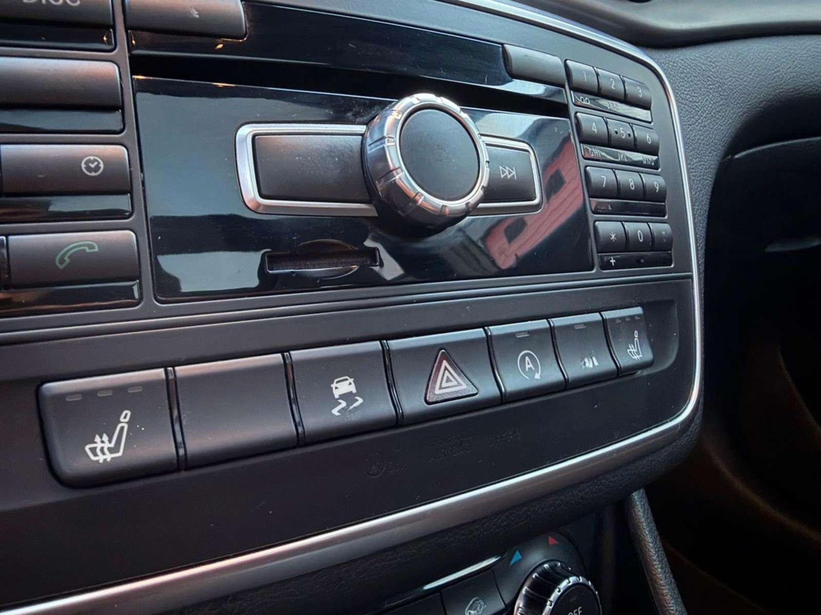 Mercedes-Benz GLA 45 AMG 4Matic HARMAN KARDON foto 29