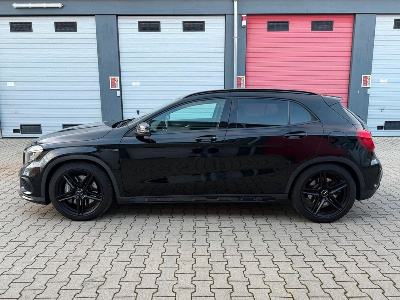 Mercedes-Benz GLA 45 AMG 4Matic HARMAN KARDON foto 4