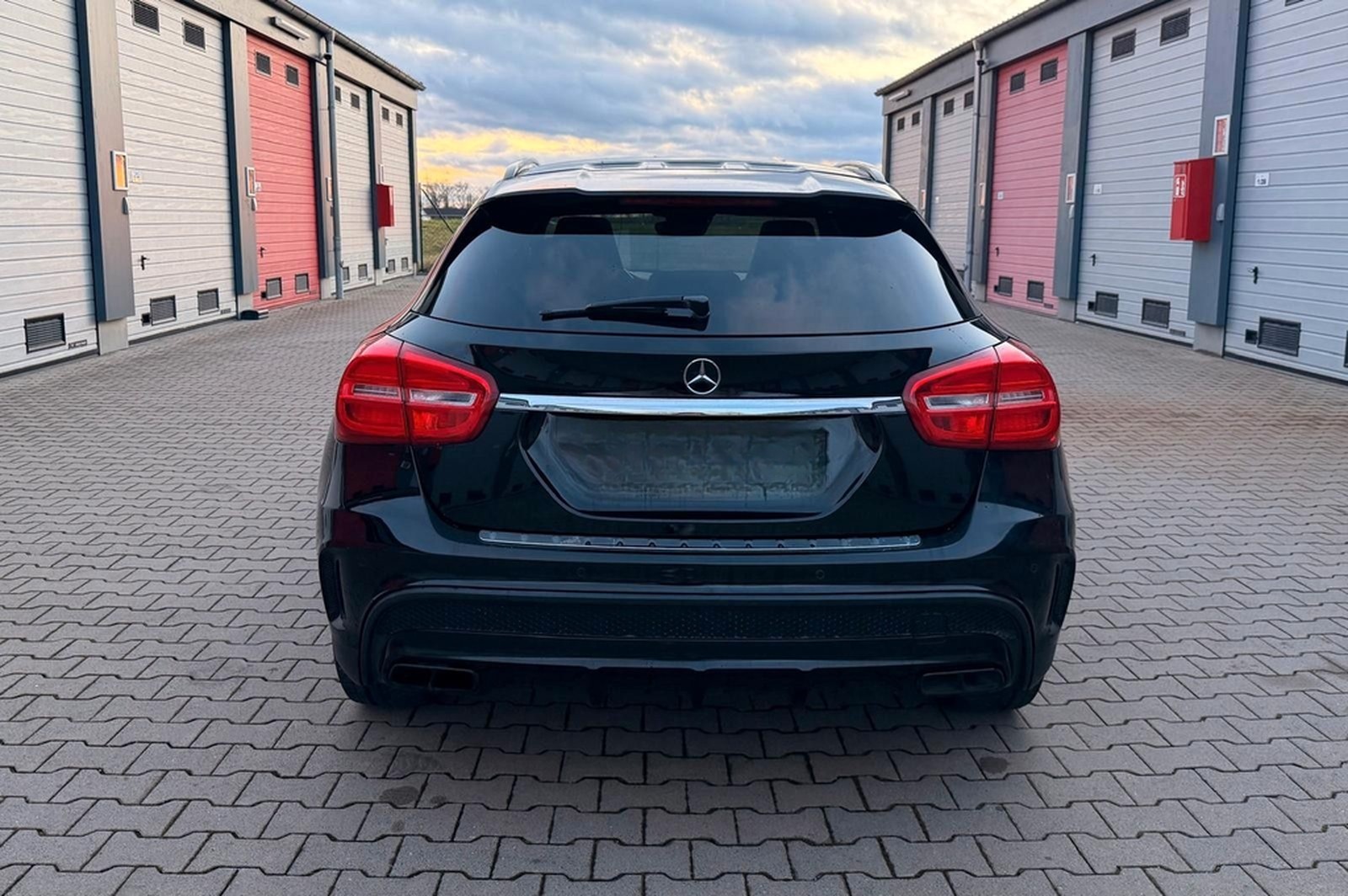 Mercedes-Benz GLA 45 AMG 4Matic HARMAN KARDON foto 8