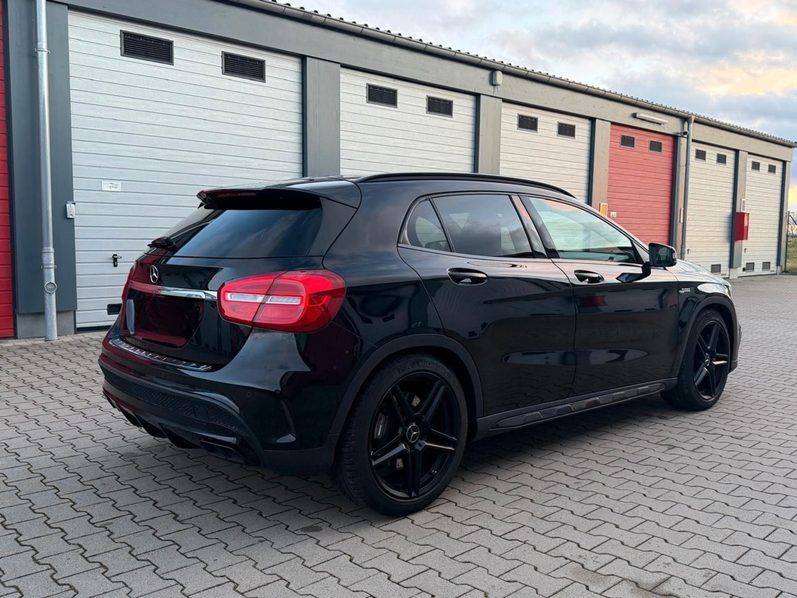 Mercedes-Benz GLA 45 AMG 4Matic HARMAN KARDON foto 10