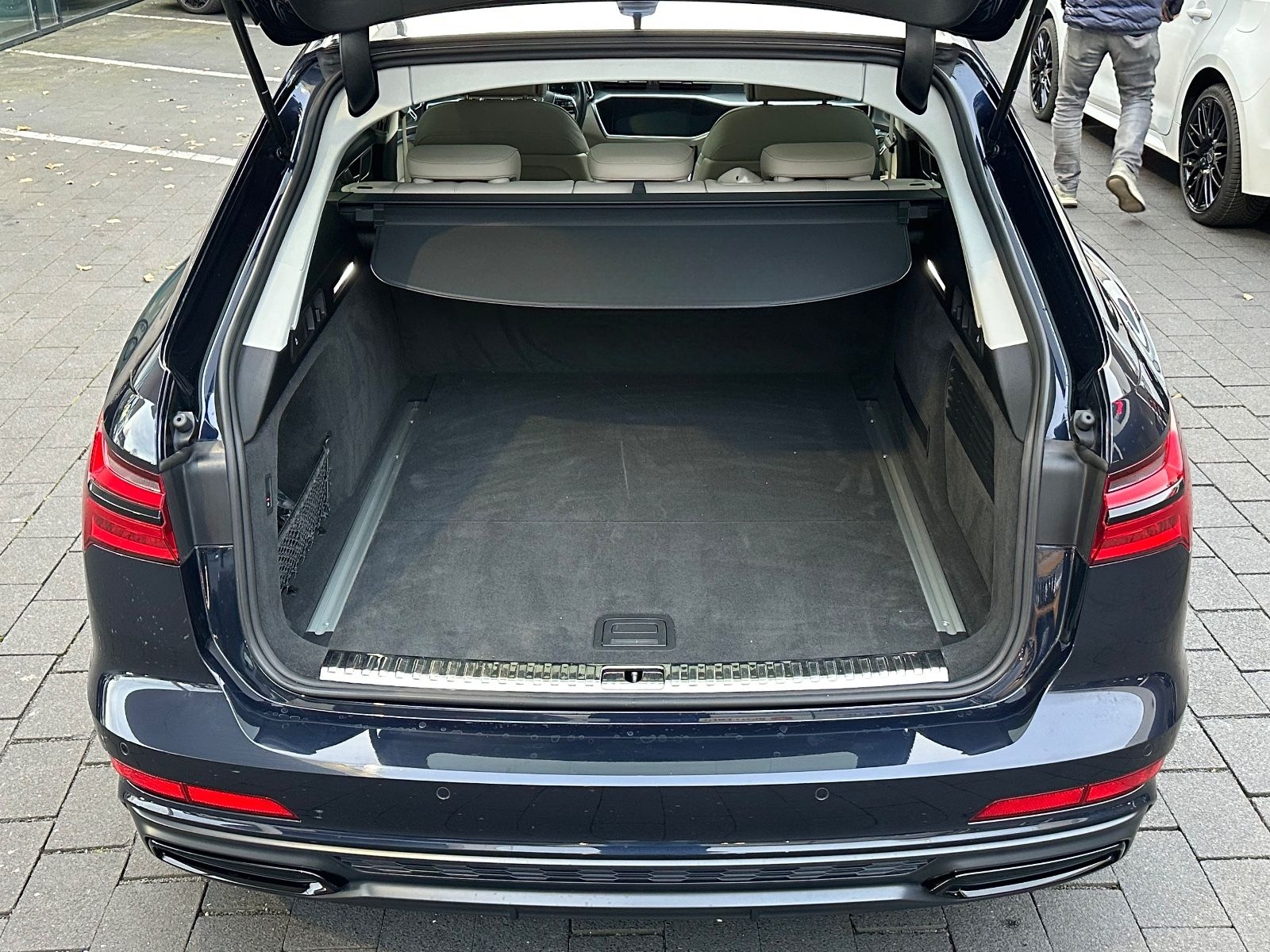 Audi A6 Avant 55 TFSI quattro S line | Panorama foto 8