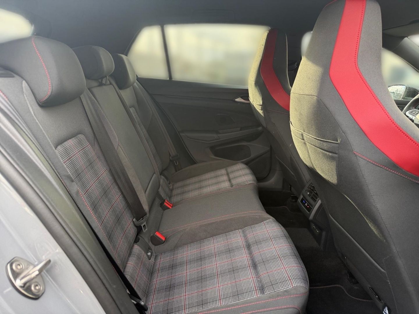 Volkswagen Golf GTI 8 VIII 2.0 TSI Navi HarmanKardon foto 20