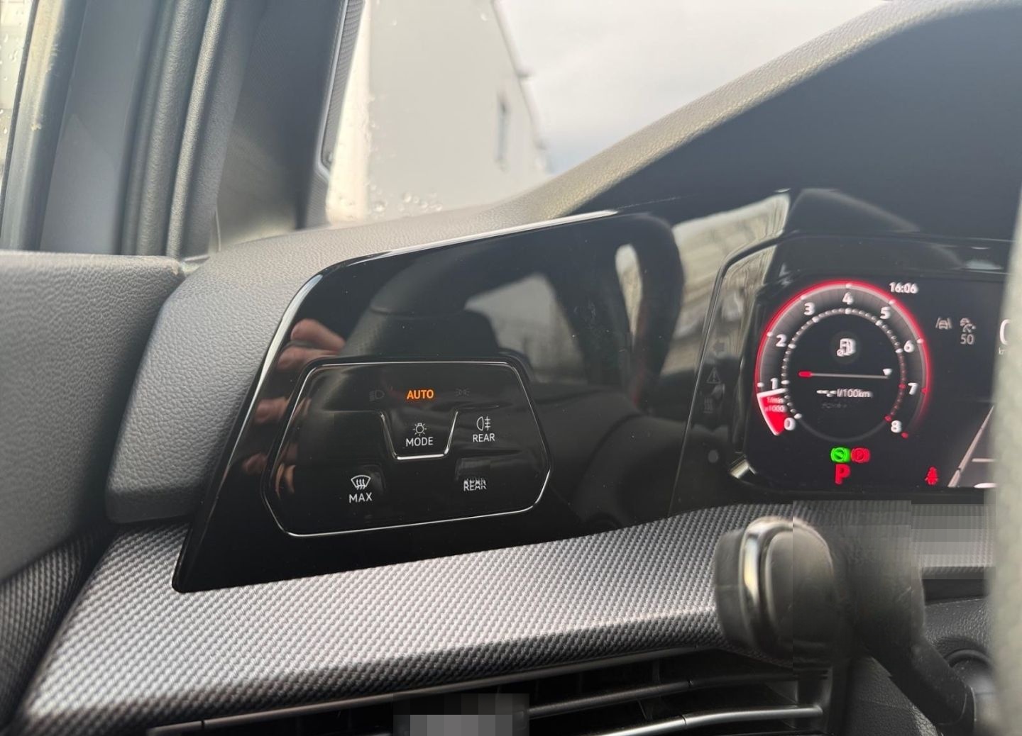 Volkswagen Golf GTI 8 VIII 2.0 TSI Navi HarmanKardon foto 25