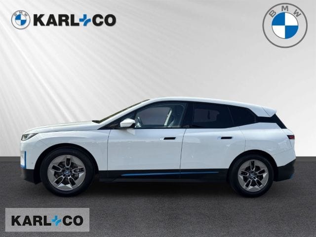 BMW iX xDrive 40 LC Prof DrivingAssProf Harman Kardo foto 2