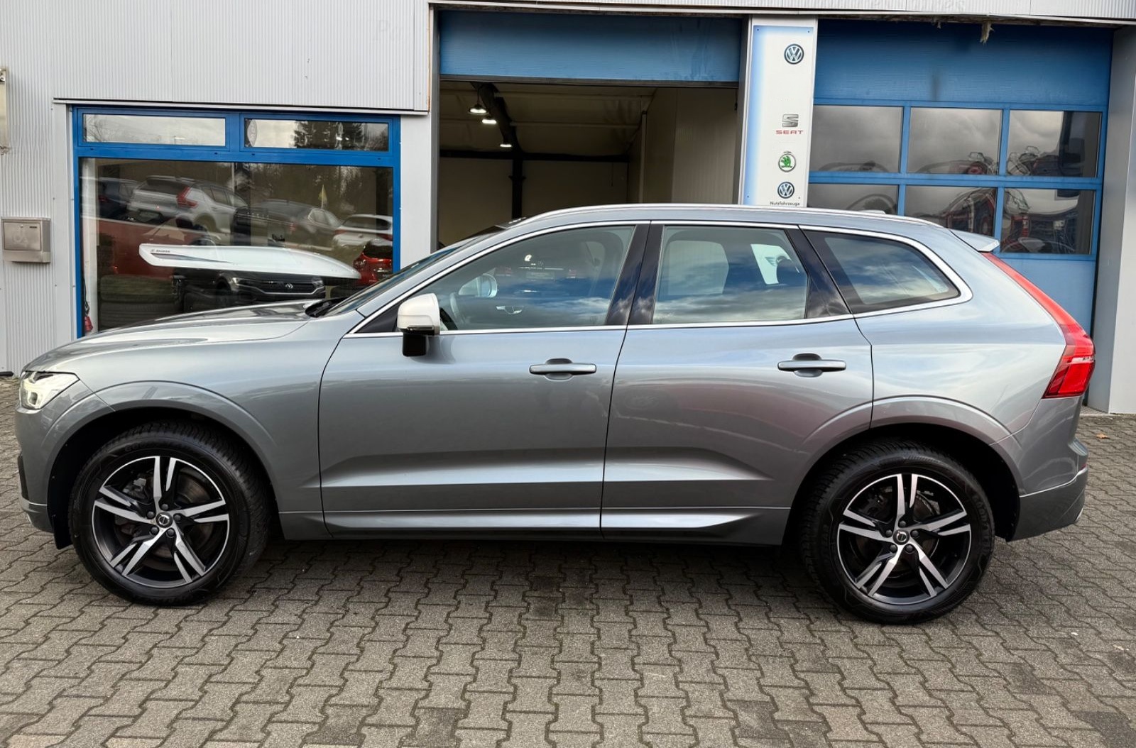 Volvo XC 60 XC60 R Design AWD foto 2