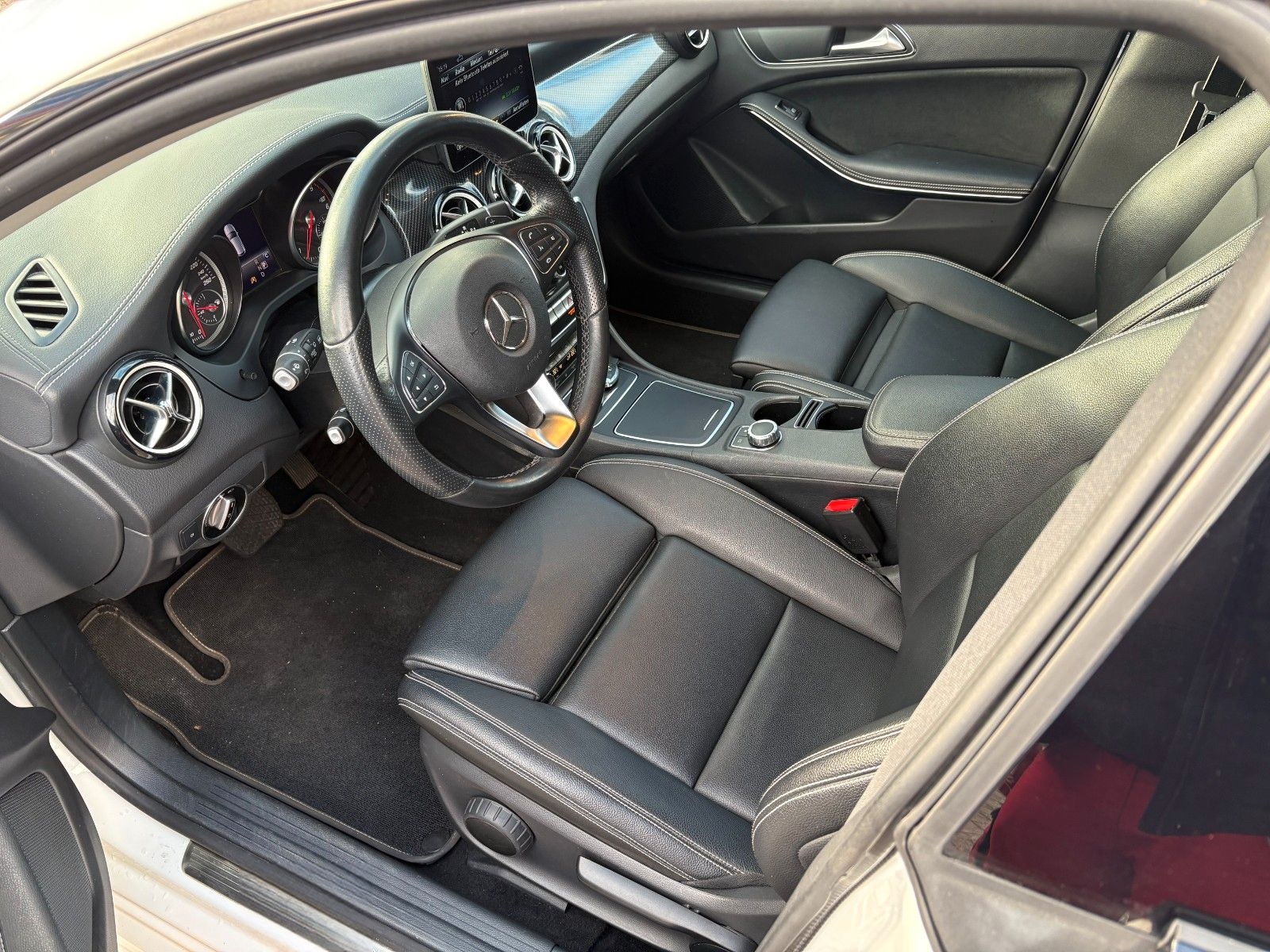 Mercedes-Benz CLA 220d AMG Night Paket Urban Style Edition foto 11