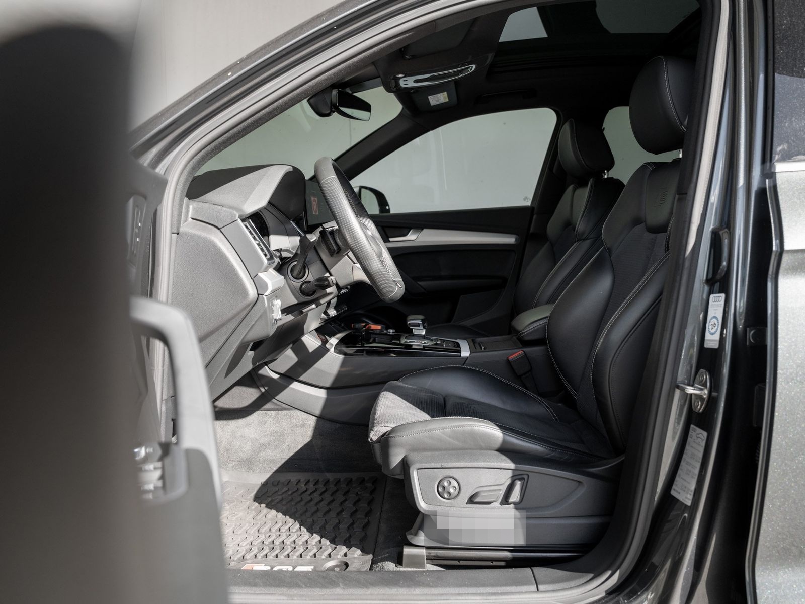 Audi SQ5 3.0 TDI quattro basis Pano Kam. Navi Pano LM foto 7