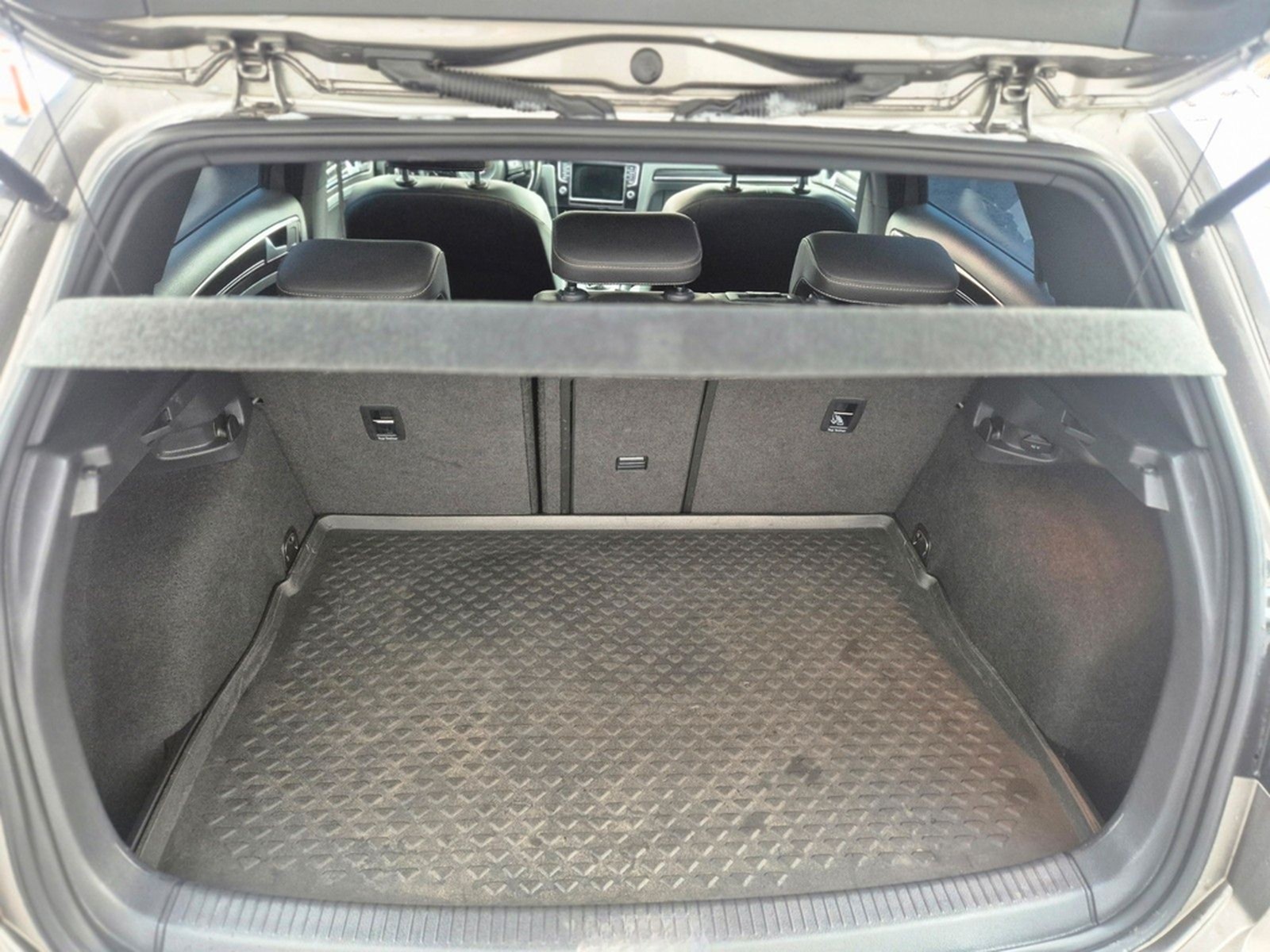 Volkswagen Golf VII Lim. R BMT 4Motion R_line foto 17