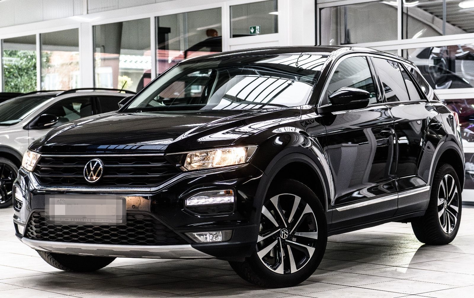 Volkswagen T-Roc 1,5 United+LM+SH+PDC+Drive Mode+Digi Cockp foto 2