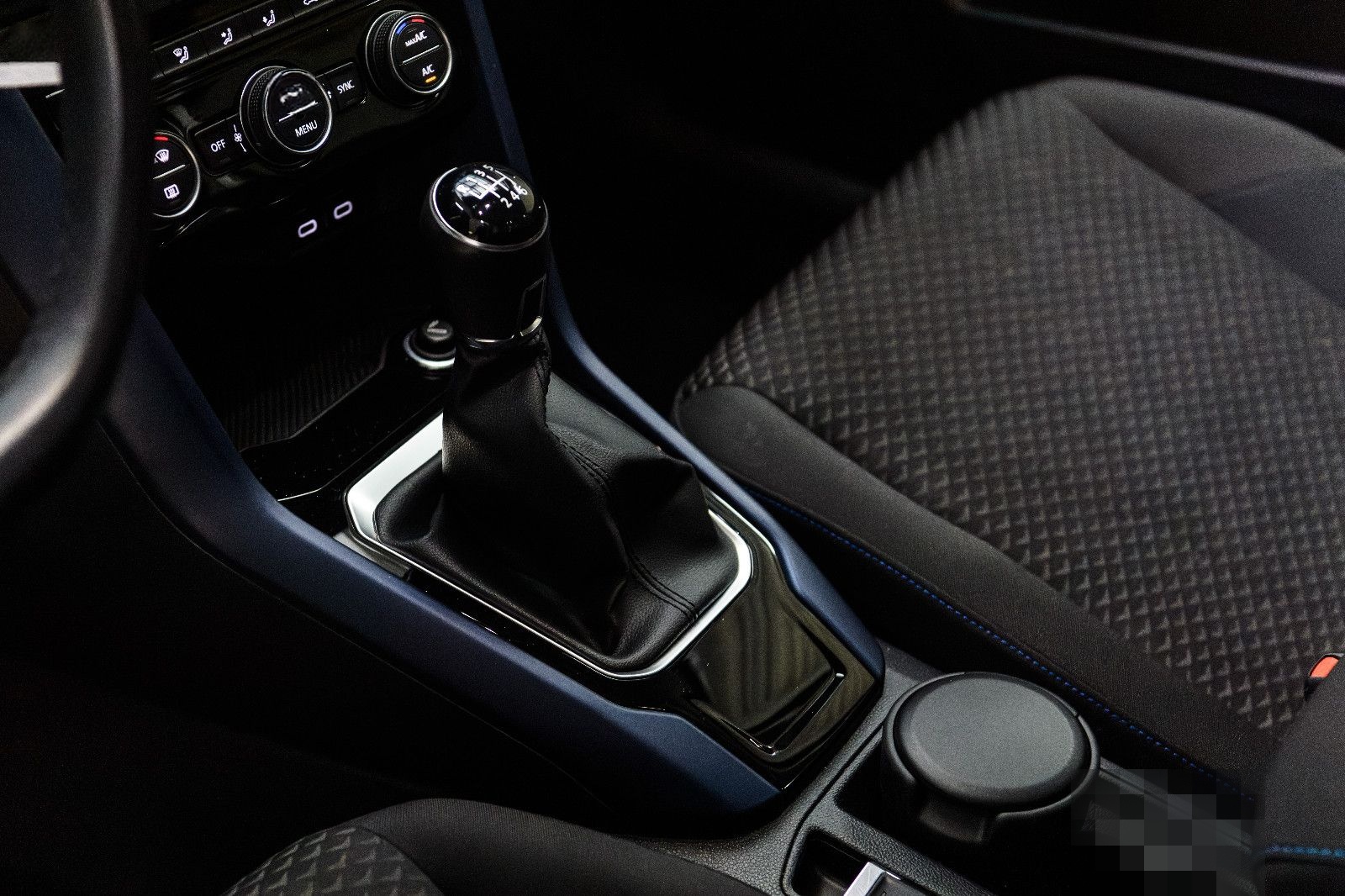 Volkswagen T-Roc 1,5 United+LM+SH+PDC+Drive Mode+Digi Cockp foto 20